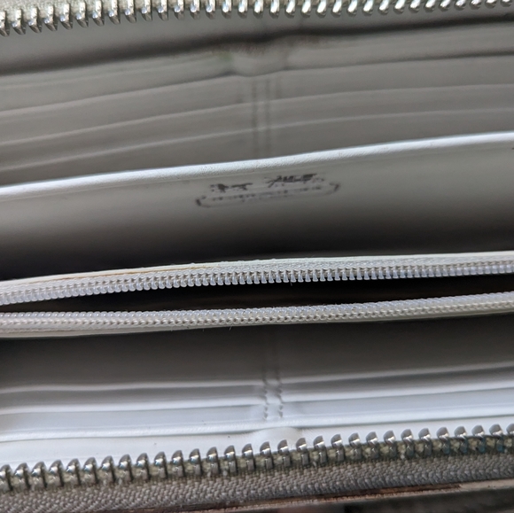 Coach Wallet - Picture 3 of 8